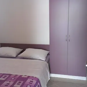 Hana Starigrad-Paklenica